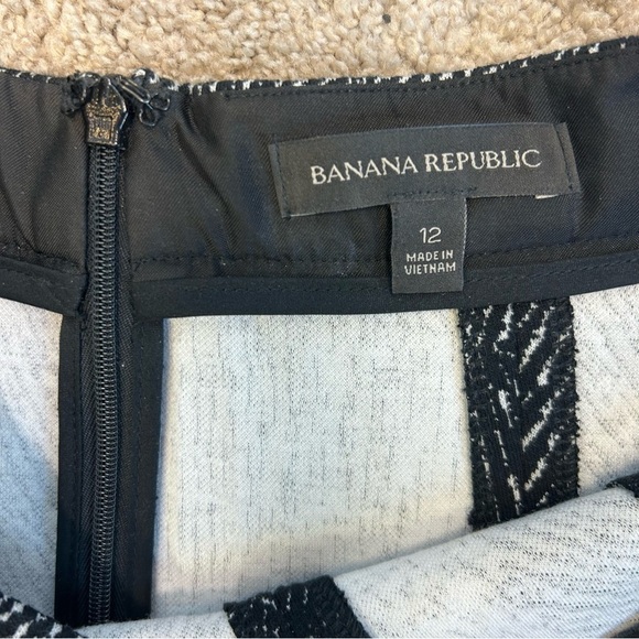 BANANA Republic black white abstract print skater circle skirt Sz 12 NWOT - Picture 6 of 12